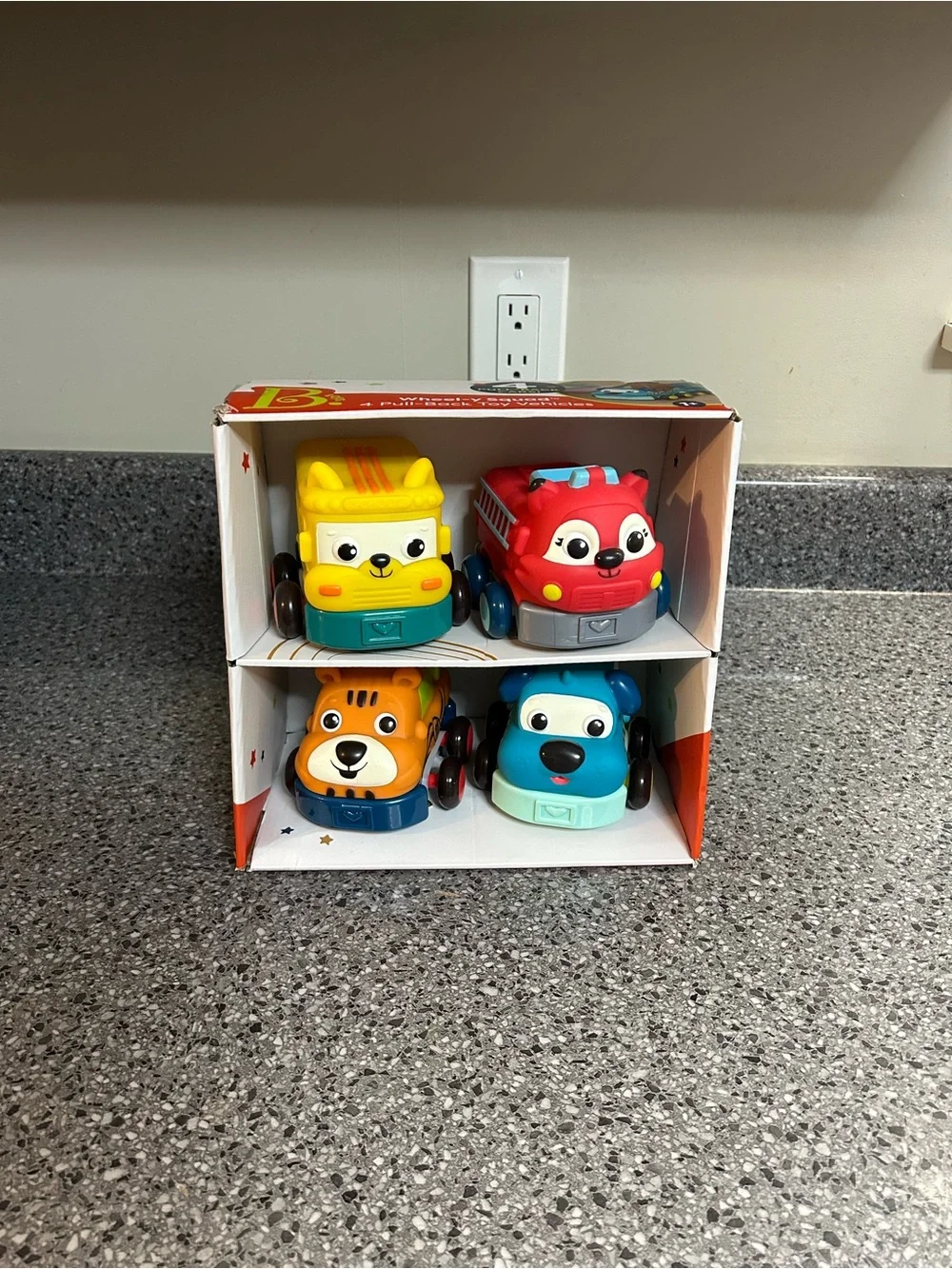 Set of 4 Colorful Animal Pull-Back Toy Cars - Yellow, Red, Orange, Blue